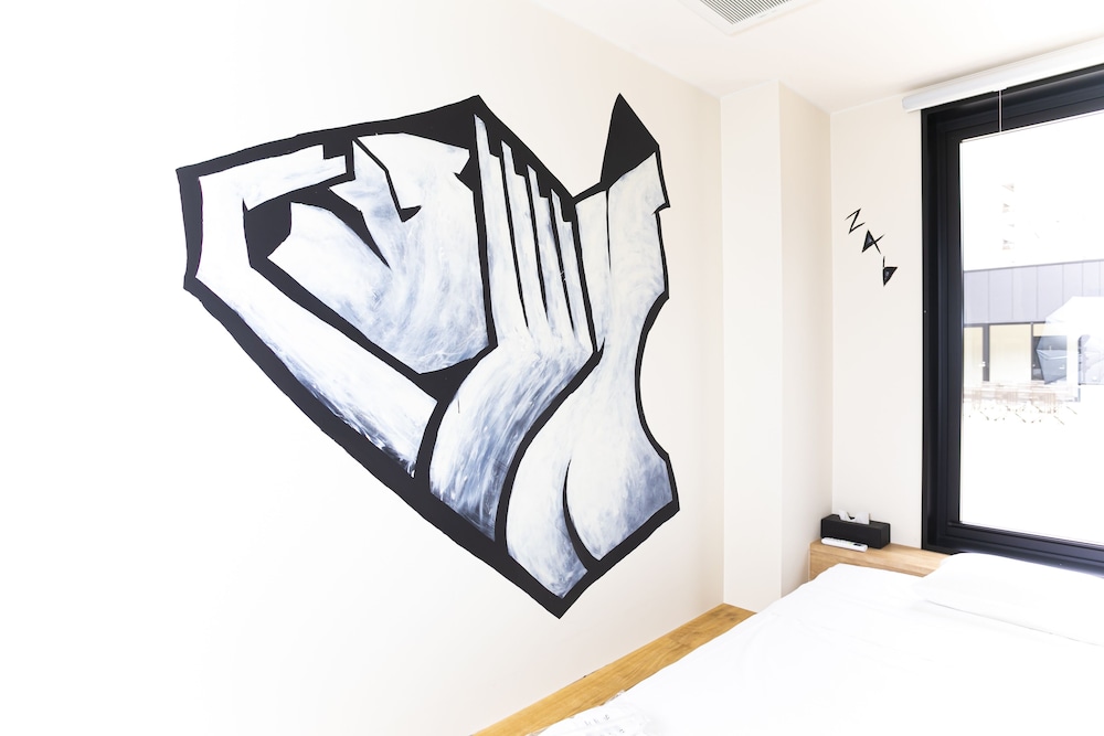 YOLO HOTEL MUSEUM 大阪