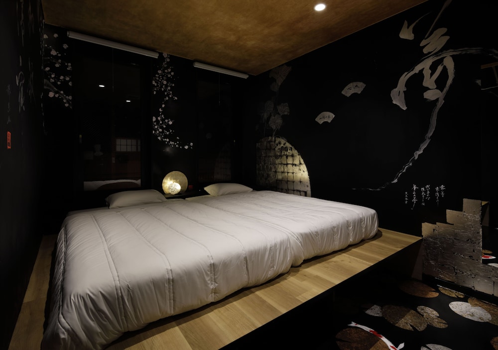 YOLO HOTEL MUSEUM 大阪