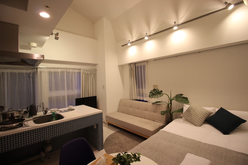 KW レジデンス堺筋本町 大阪