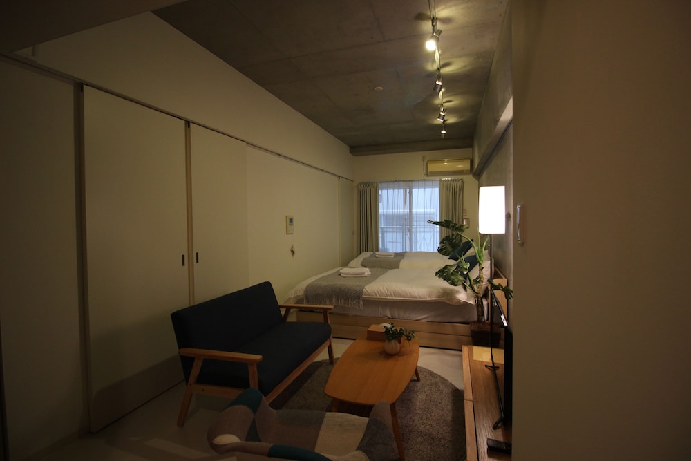 KW レジデンス堺筋本町 大阪