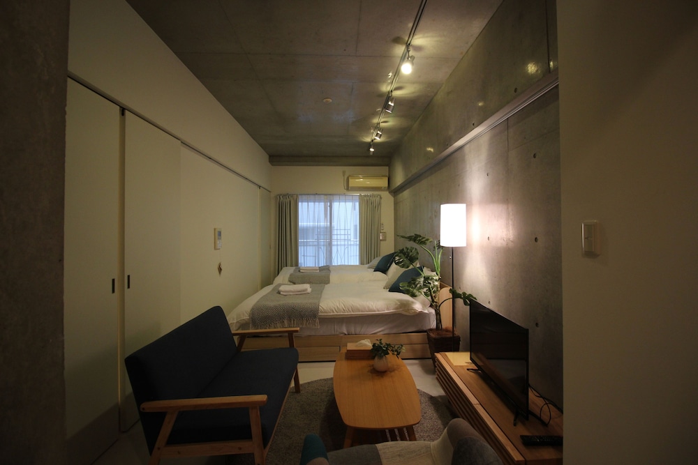 KW レジデンス堺筋本町 大阪