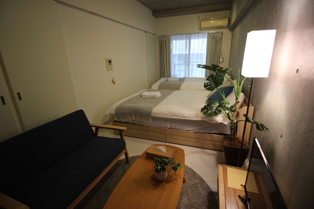 KW レジデンス堺筋本町 大阪