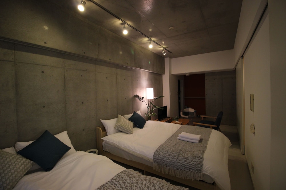 KW レジデンス堺筋本町 大阪
