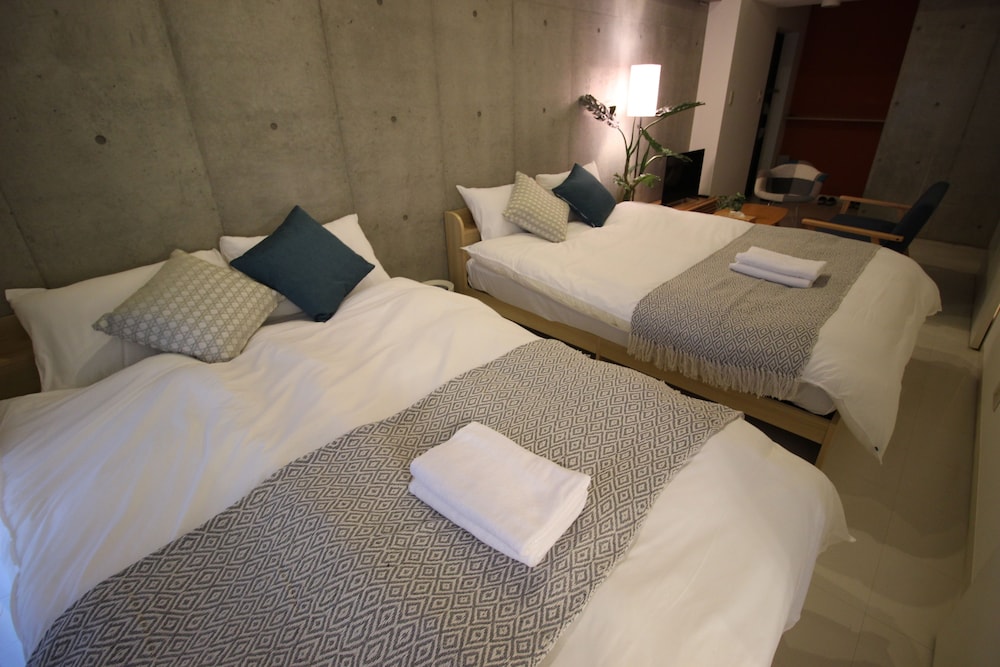 KW レジデンス堺筋本町 大阪