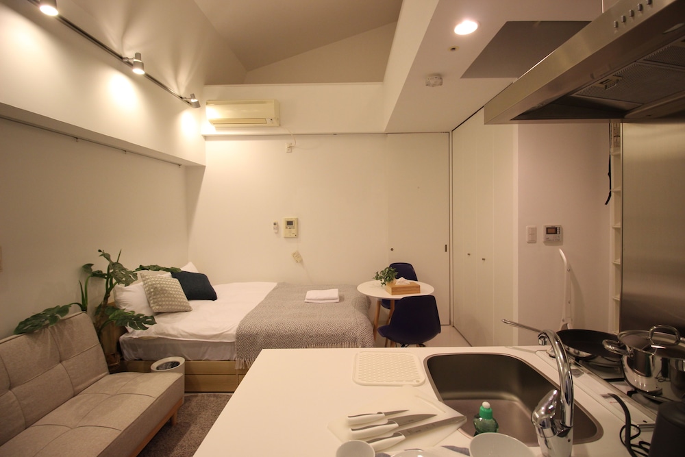 KW レジデンス堺筋本町 大阪