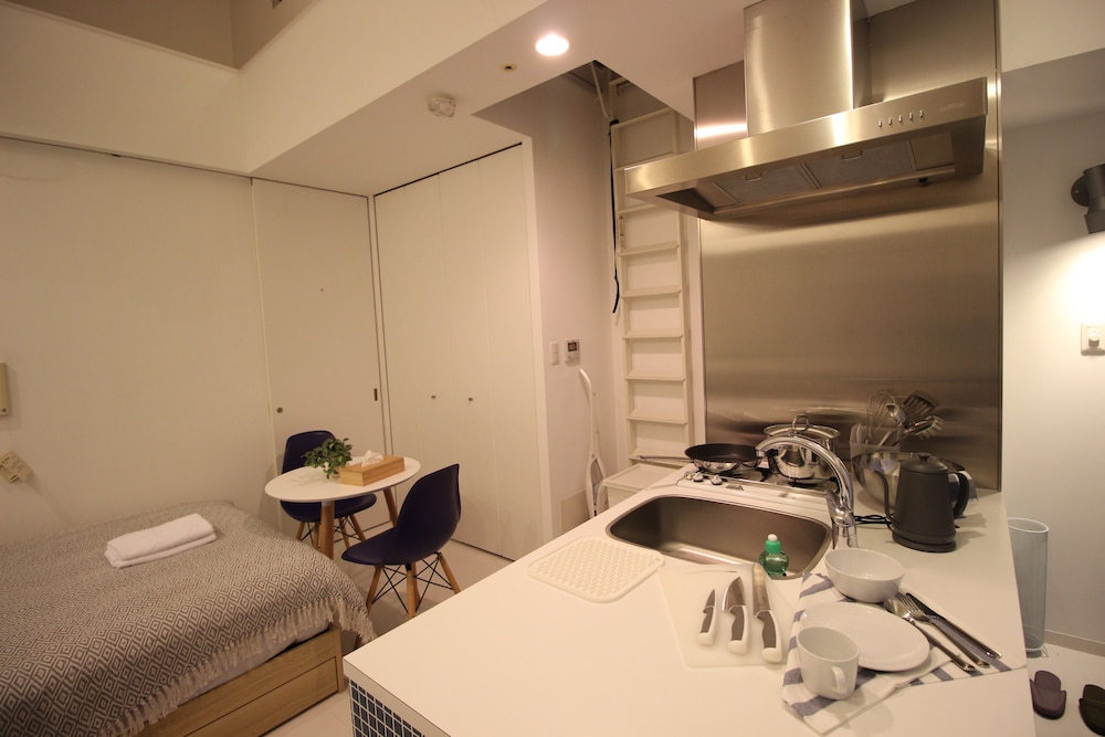 KW レジデンス堺筋本町 大阪