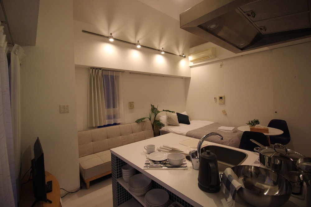KW レジデンス堺筋本町 大阪