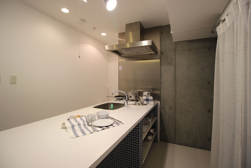 KW レジデンス堺筋本町 大阪