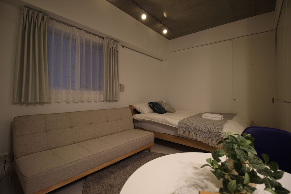 KW レジデンス堺筋本町 大阪