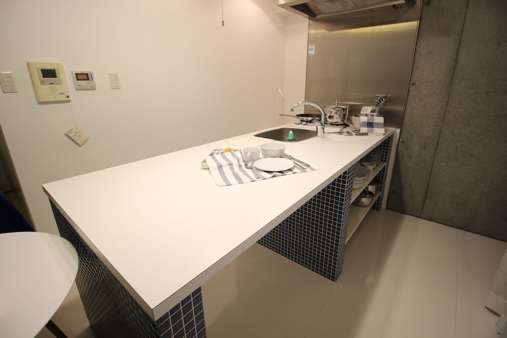 KW レジデンス堺筋本町 大阪
