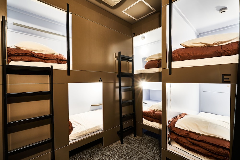 &AND HOSTEL NAMBA 大阪