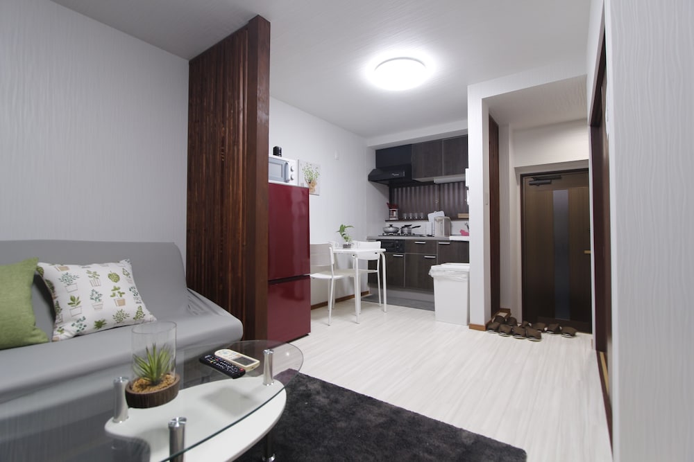 KO'S APARTMENT, TATSUMI WEST STATION 大阪