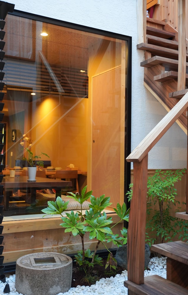 鶴 INN- 花園南 大阪