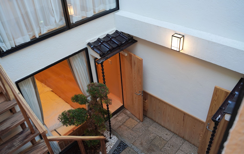 鶴 INN- 花園南 大阪