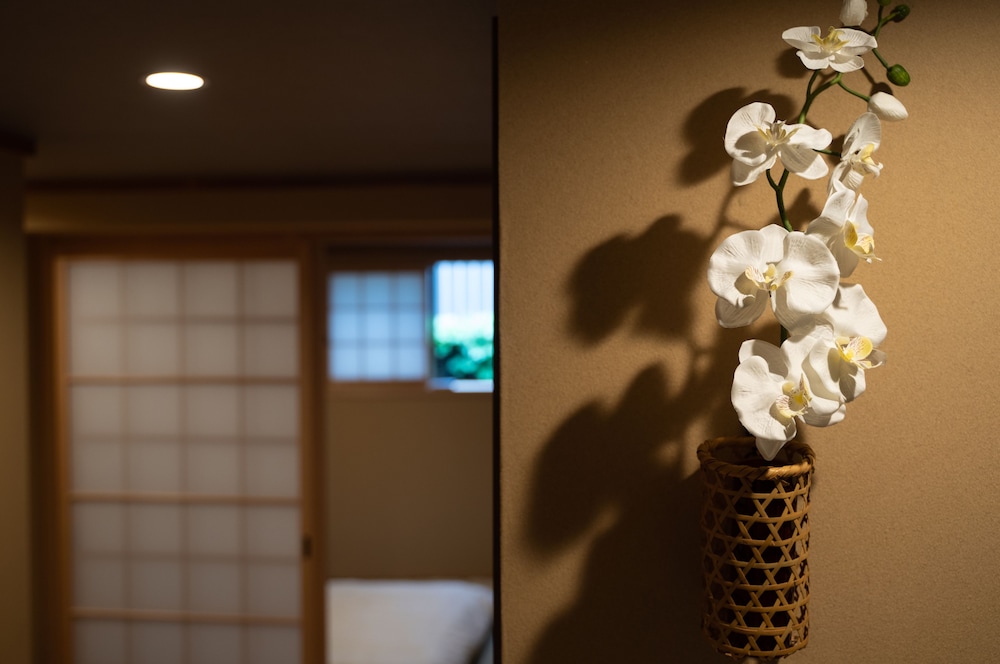 鶴 INN- 本田 大阪