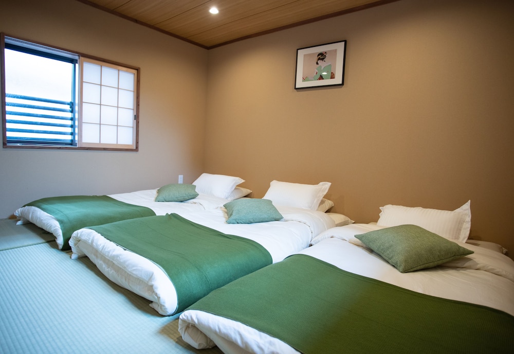 鶴 INN- 本田 大阪