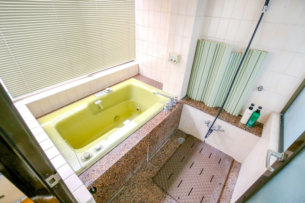 SHINSAIBASHI QILV APARTMENTS 大阪
