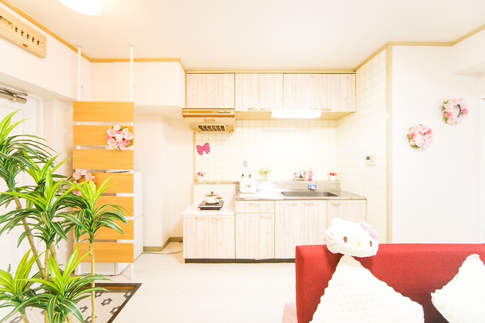 NAMBA DAIKOKUCHO WEST 402 大阪