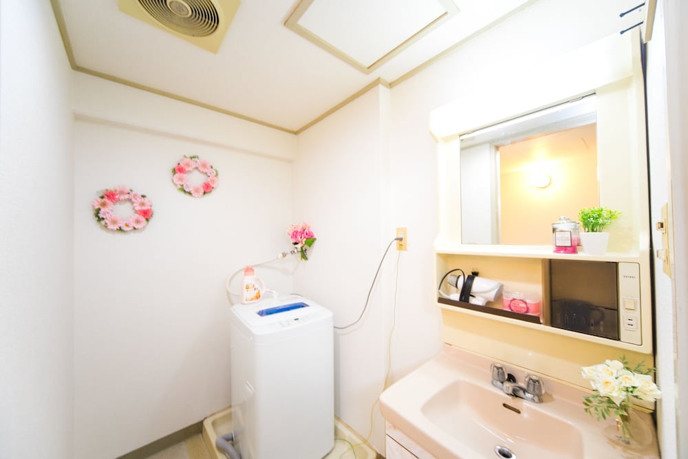 NAMBA DAIKOKUCHO WEST 402 大阪