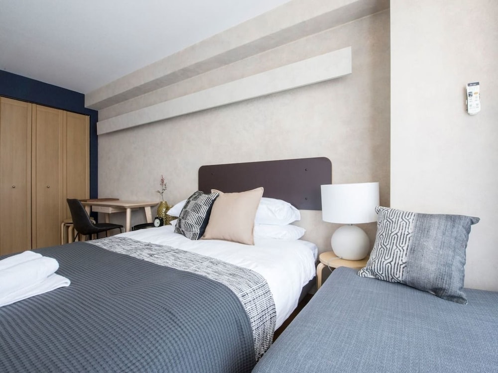 NID NAMBA AT RESIDENCE EAST 大阪