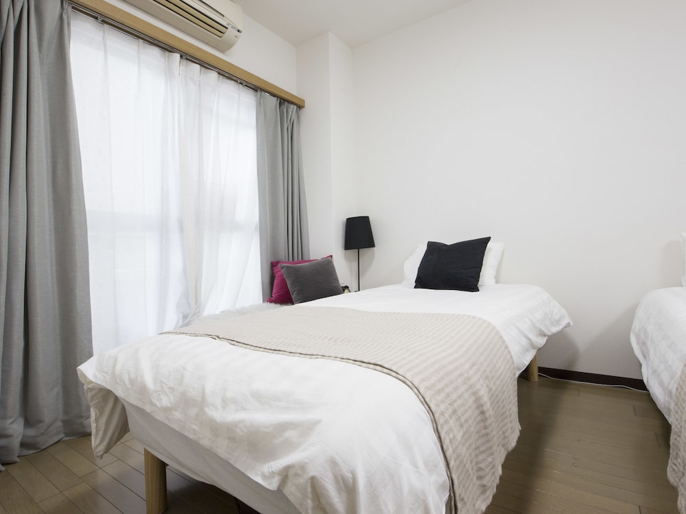 NID NAMBA AT ADEL HEIM 大阪