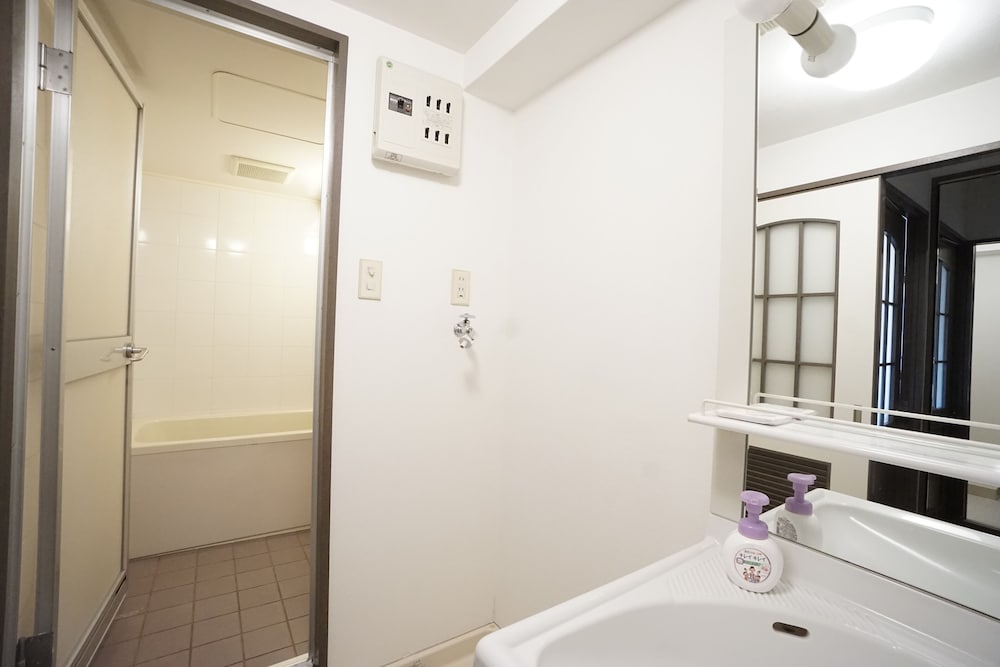 TERRY'S APARTMENT SHINSAIBASHI EAST I G10C 大阪