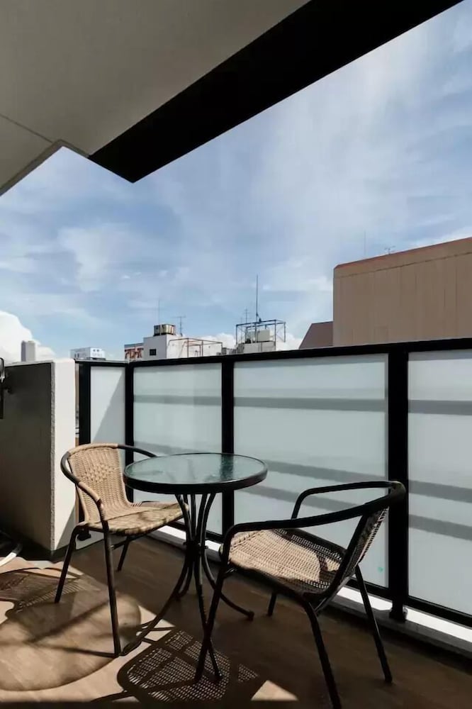 CRYSTAL EXE NIPPONBASHI ST35 大阪