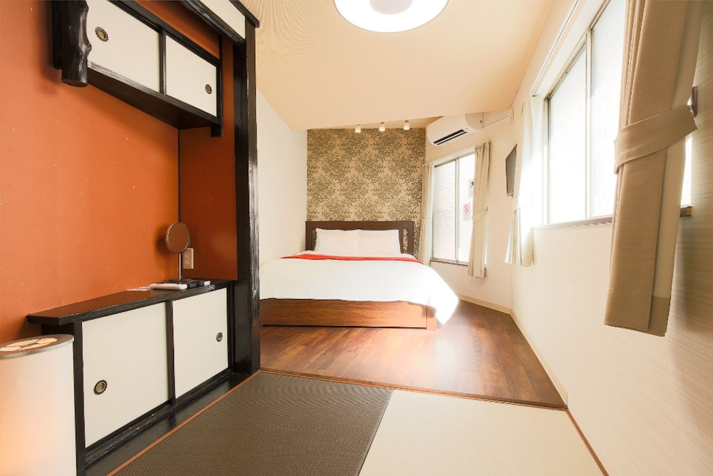 D HOUSE TERADACHO 大阪