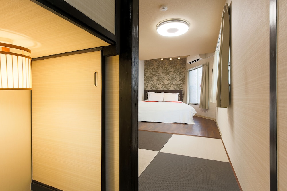 D HOUSE TERADACHO 大阪