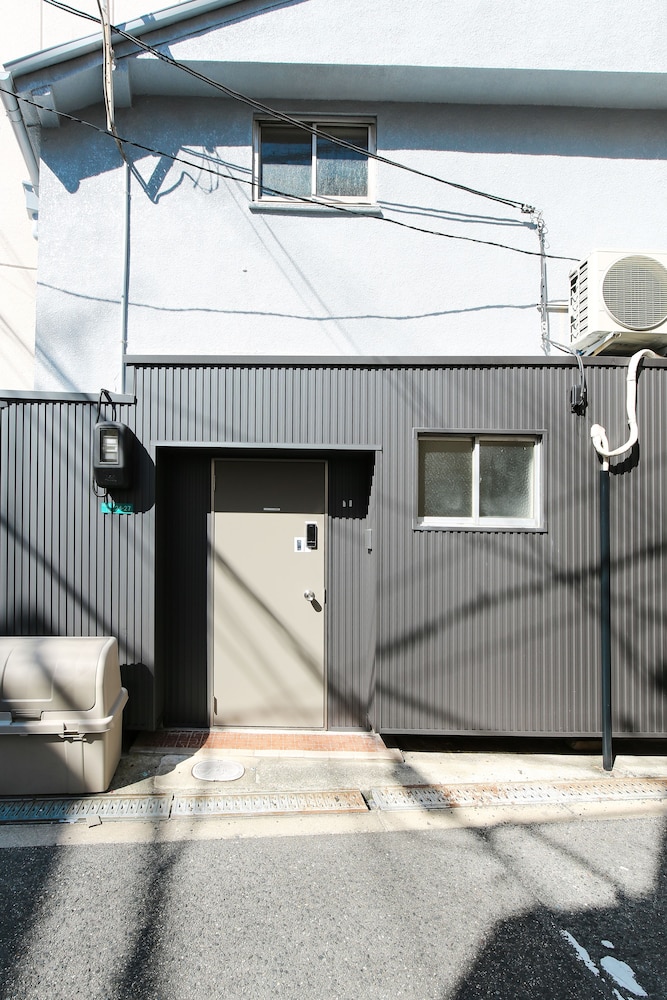 D HOUSE TERADACHO 大阪