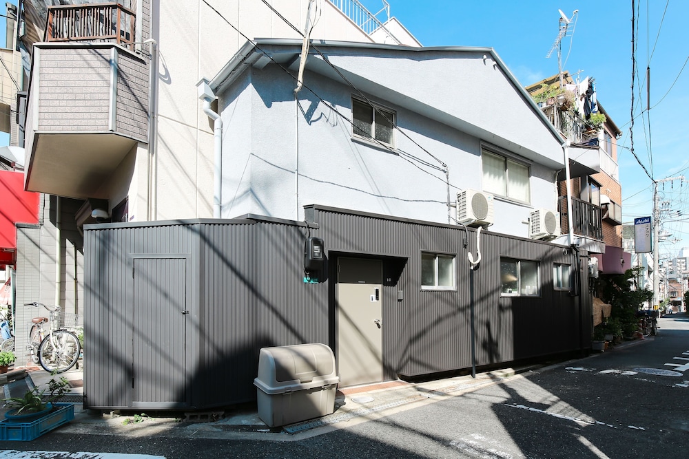 D HOUSE TERADACHO 大阪