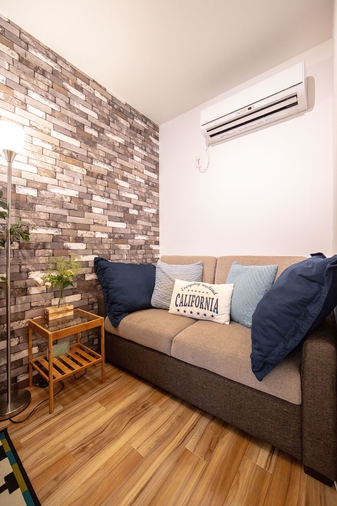 BAR HOSUTEL 四貫島 大阪