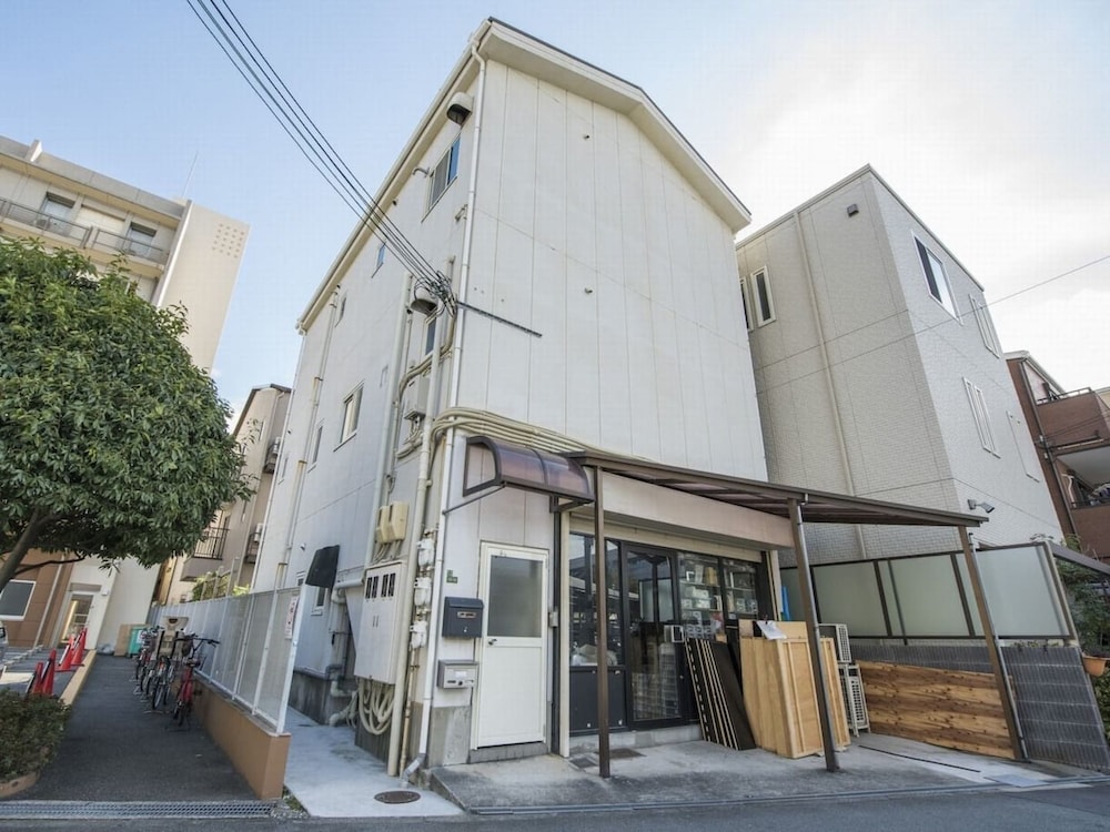 VERY HOUSE 日本橋 B 大阪