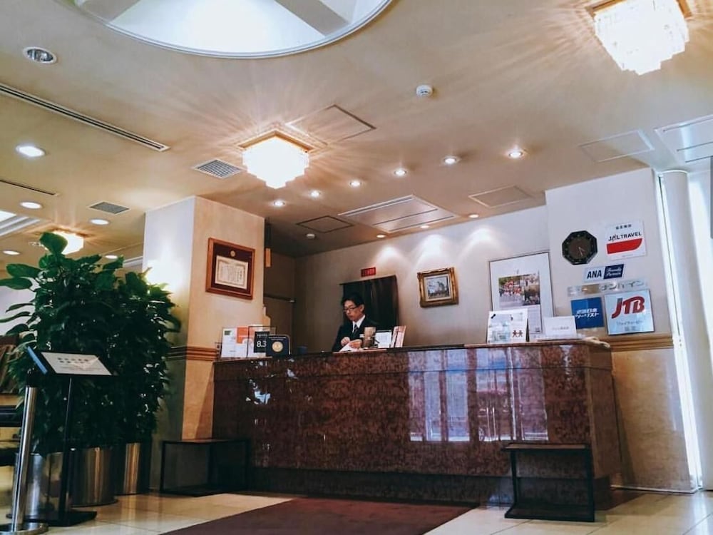 ニッシン・ナンバ・イン 大阪