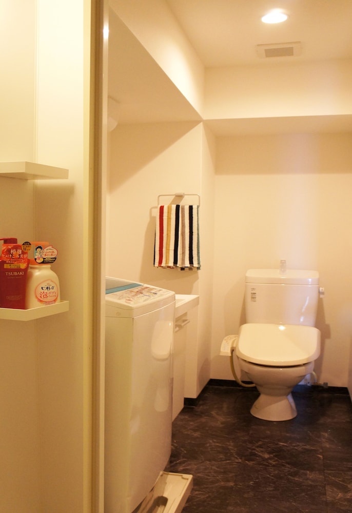TIARA COURT WEST APARTMENT 大阪