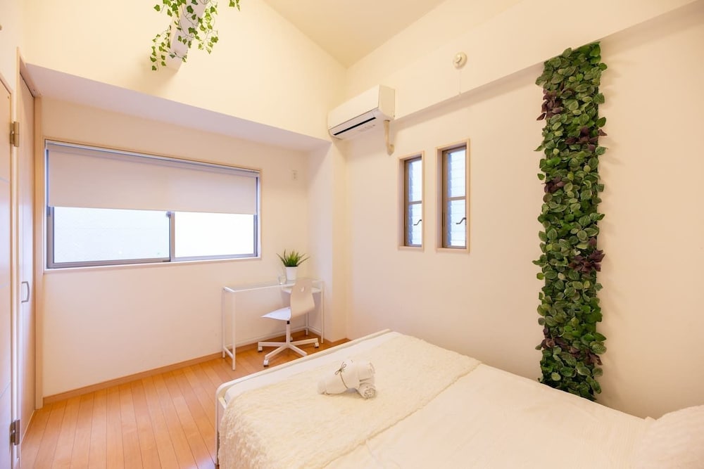 STATION & WHITE OSAKA STATION 4BR LUXURY HOUSE 大阪