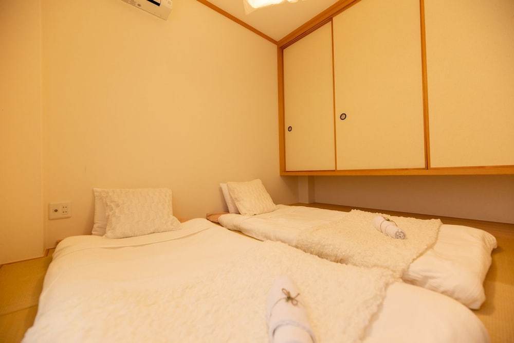 STATION & WHITE OSAKA STATION 4BR LUXURY HOUSE 大阪