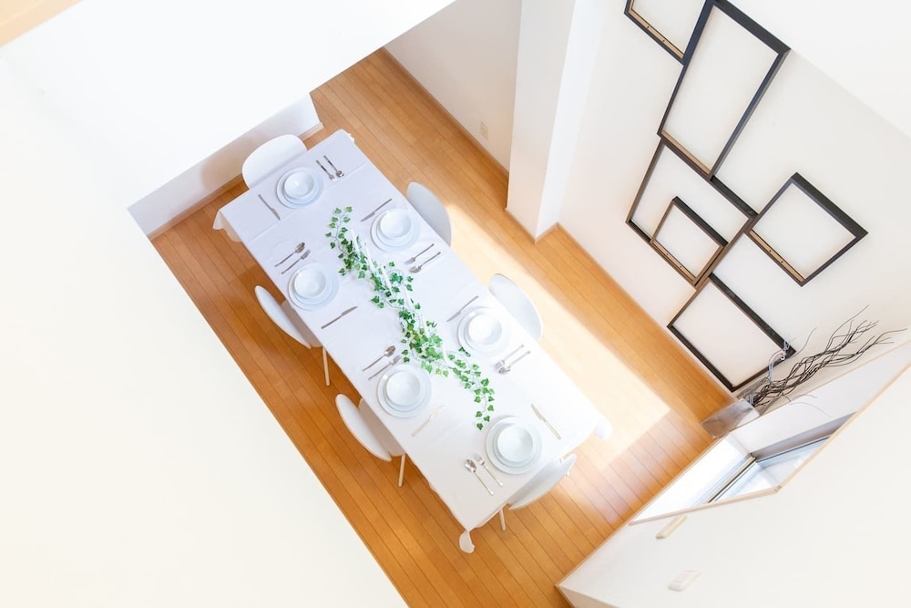 STATION & WHITE OSAKA STATION 4BR LUXURY HOUSE 大阪