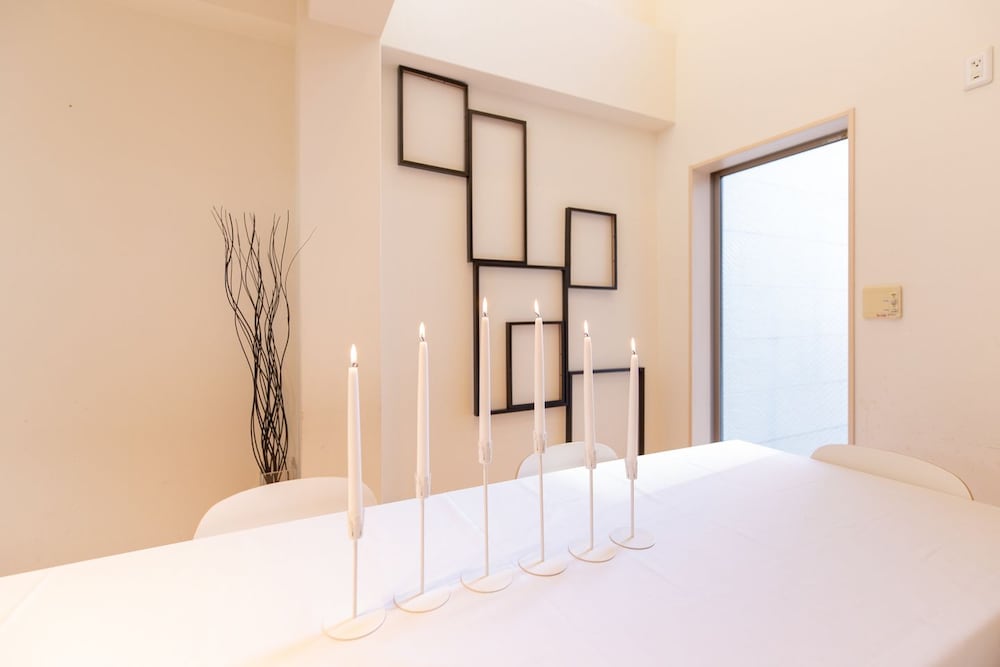 STATION & WHITE OSAKA STATION 4BR LUXURY HOUSE 大阪