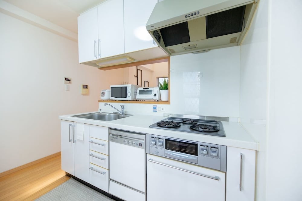 STATION & WHITE OSAKA STATION 4BR LUXURY HOUSE 大阪