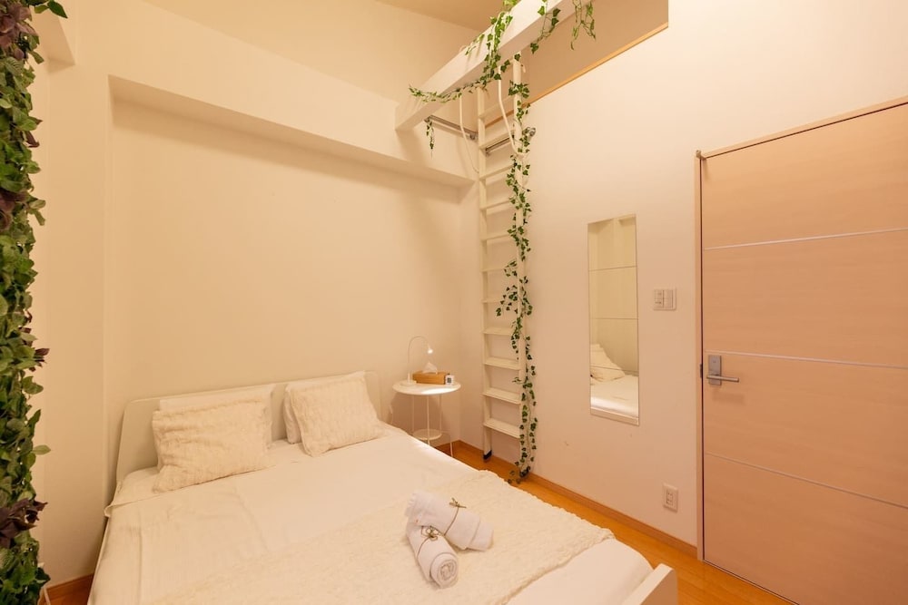 STATION & WHITE OSAKA STATION 4BR LUXURY HOUSE 大阪