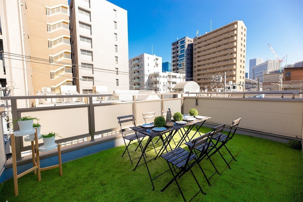 STATION & WHITE OSAKA STATION 4BR LUXURY HOUSE 大阪