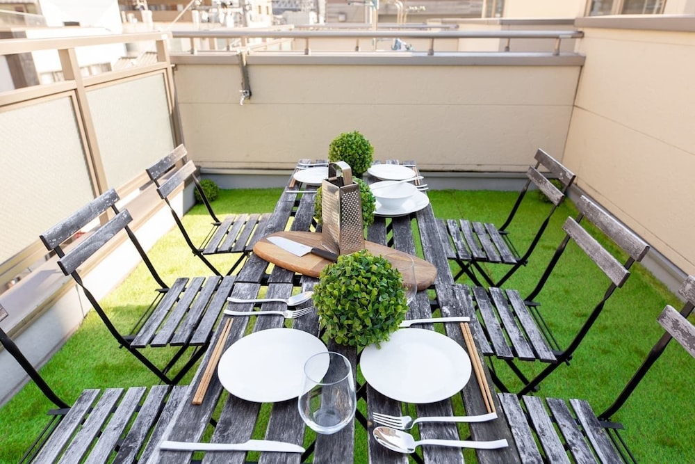 STATION & WHITE OSAKA STATION 4BR LUXURY HOUSE 大阪