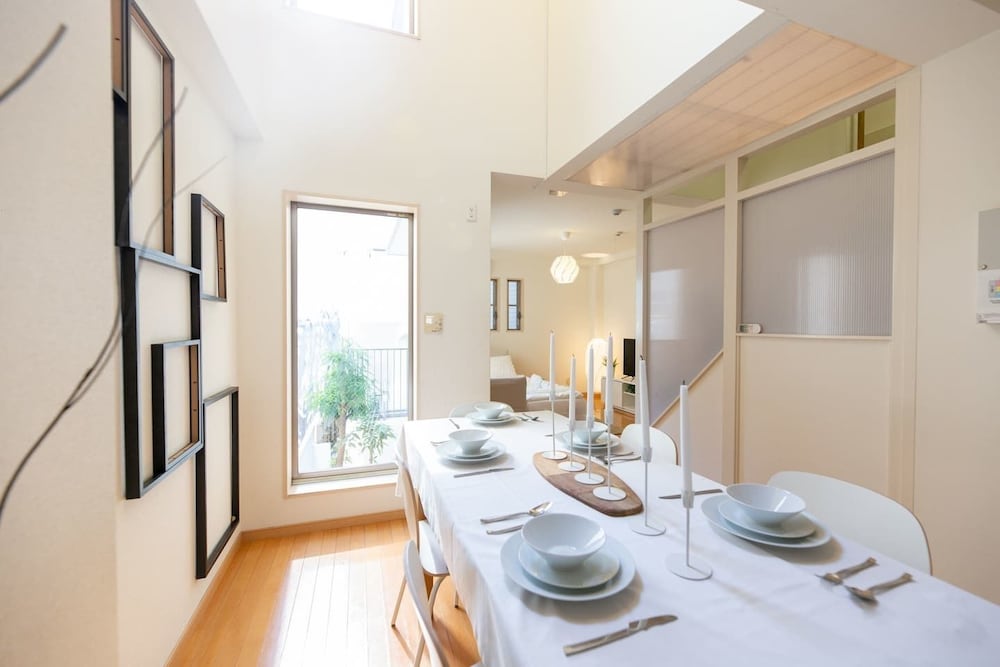 STATION & WHITE OSAKA STATION 4BR LUXURY HOUSE 大阪