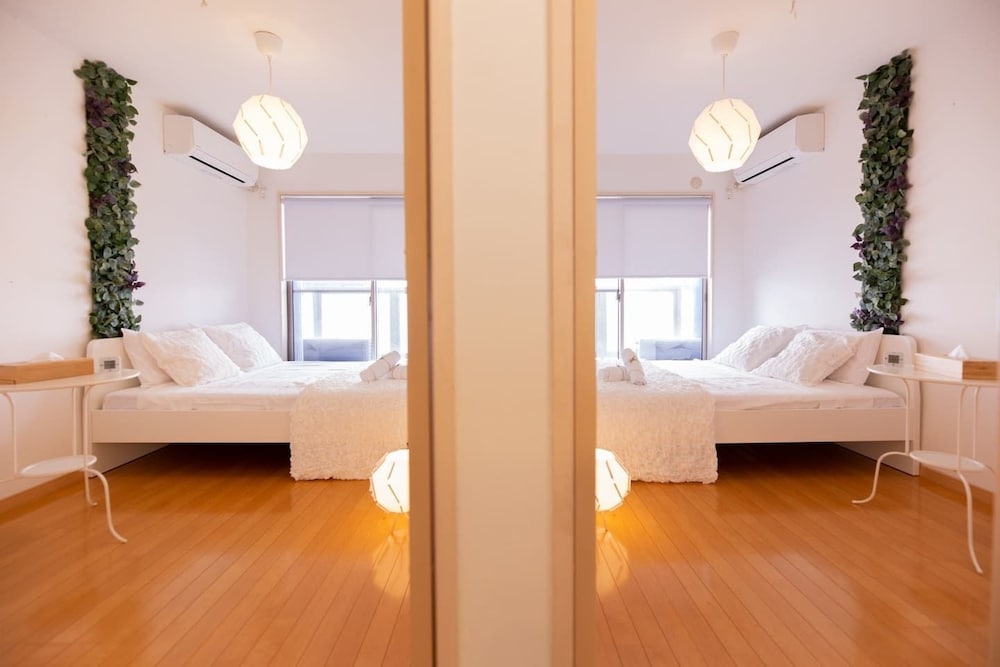 STATION & WHITE OSAKA STATION 4BR LUXURY HOUSE 大阪