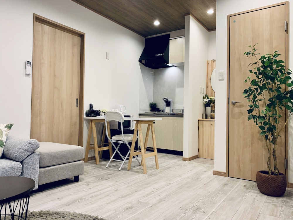 HANAZONOMINAMI APARTMENT 101 大阪