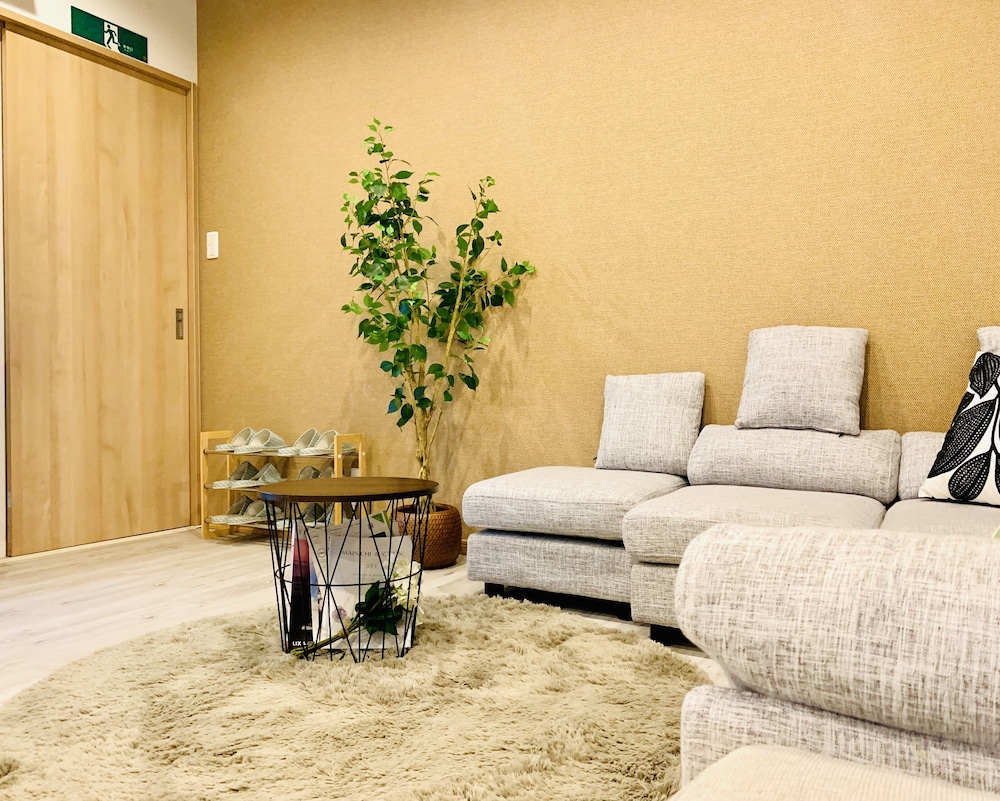 HANAZONOMINAMI APARTMENT 101 大阪