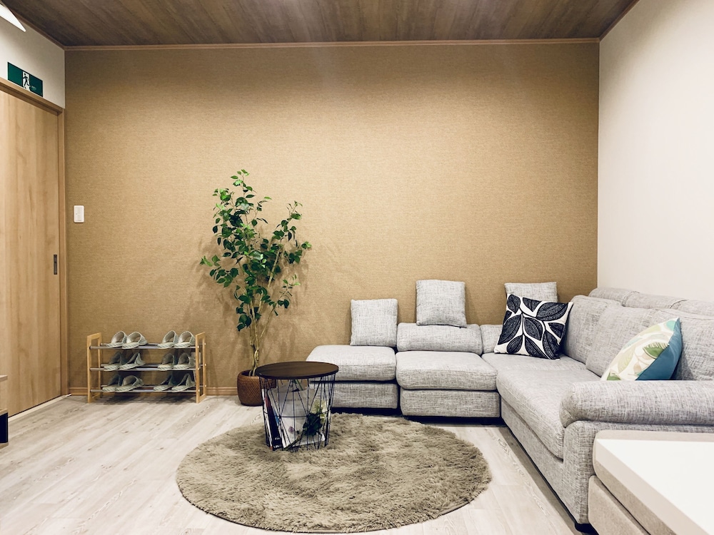 HANAZONOMINAMI APARTMENT 101 大阪