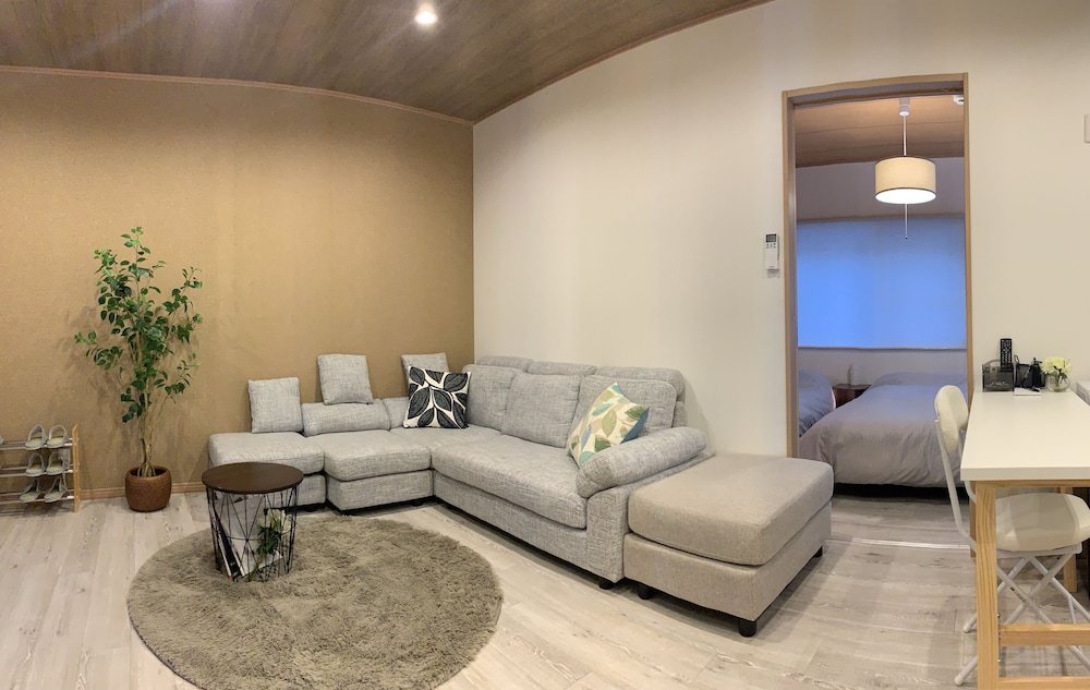 HANAZONOMINAMI APARTMENT 101 大阪