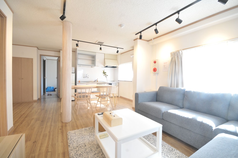 CONDOMINIUM HOUSE TEN-ROKU 大阪
